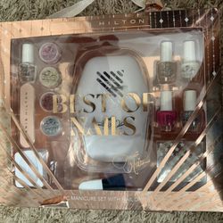 Paris Hilton Manicure Set With Nail Dryer