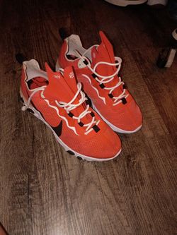 Women Nikes Size 8