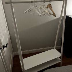 Clothes rack 