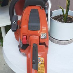 550xp husqvarna Chain Saw 18 Inches P