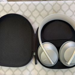 Bose 700  Over Ear Noise Canceling Headphones 