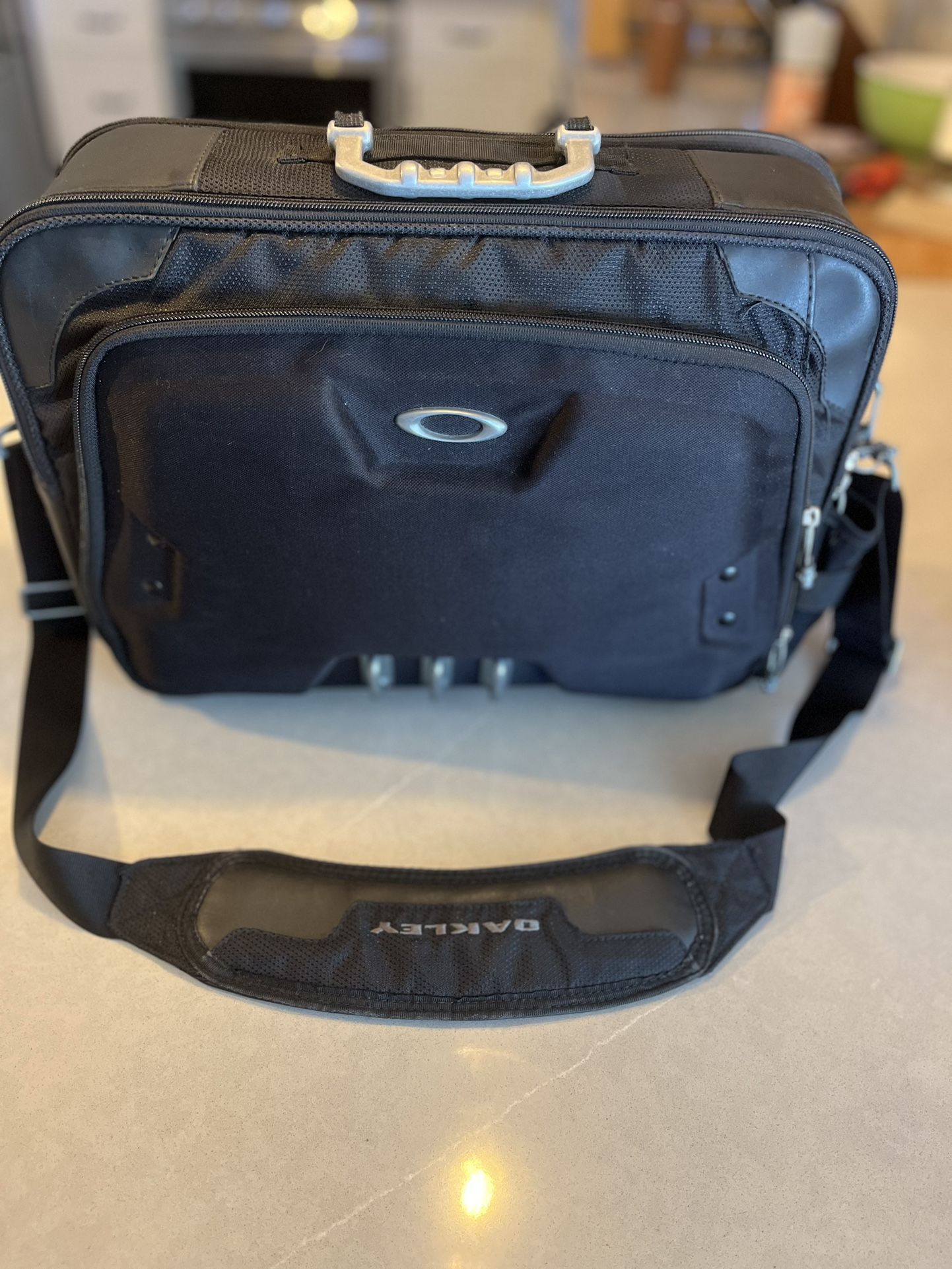 Oakley, Oakley Laptop Bag, Laptop Bag, Men's Briefcase, Briefcase