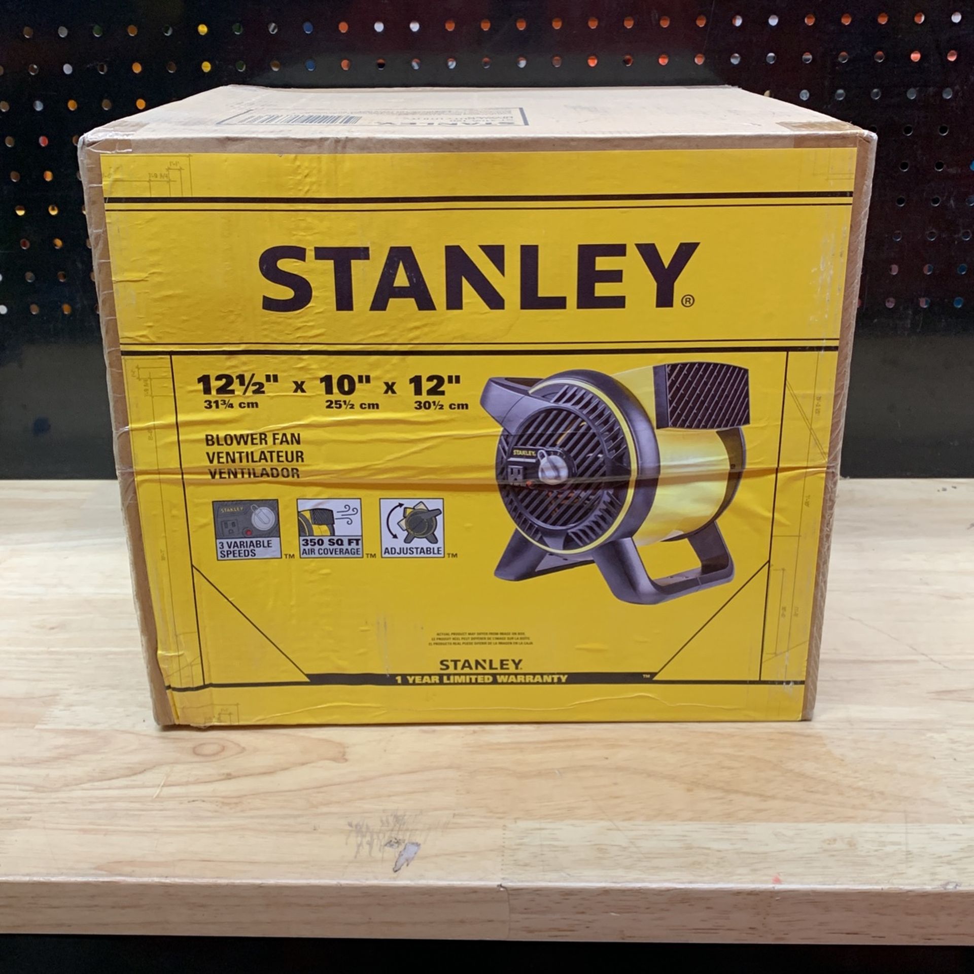 Stanley Heavy-Duty Pivoting High-Velocity Blower Fan with Outlet