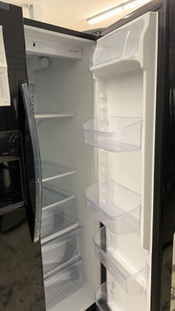 Frigidaire Side By Side In Glossy Black
