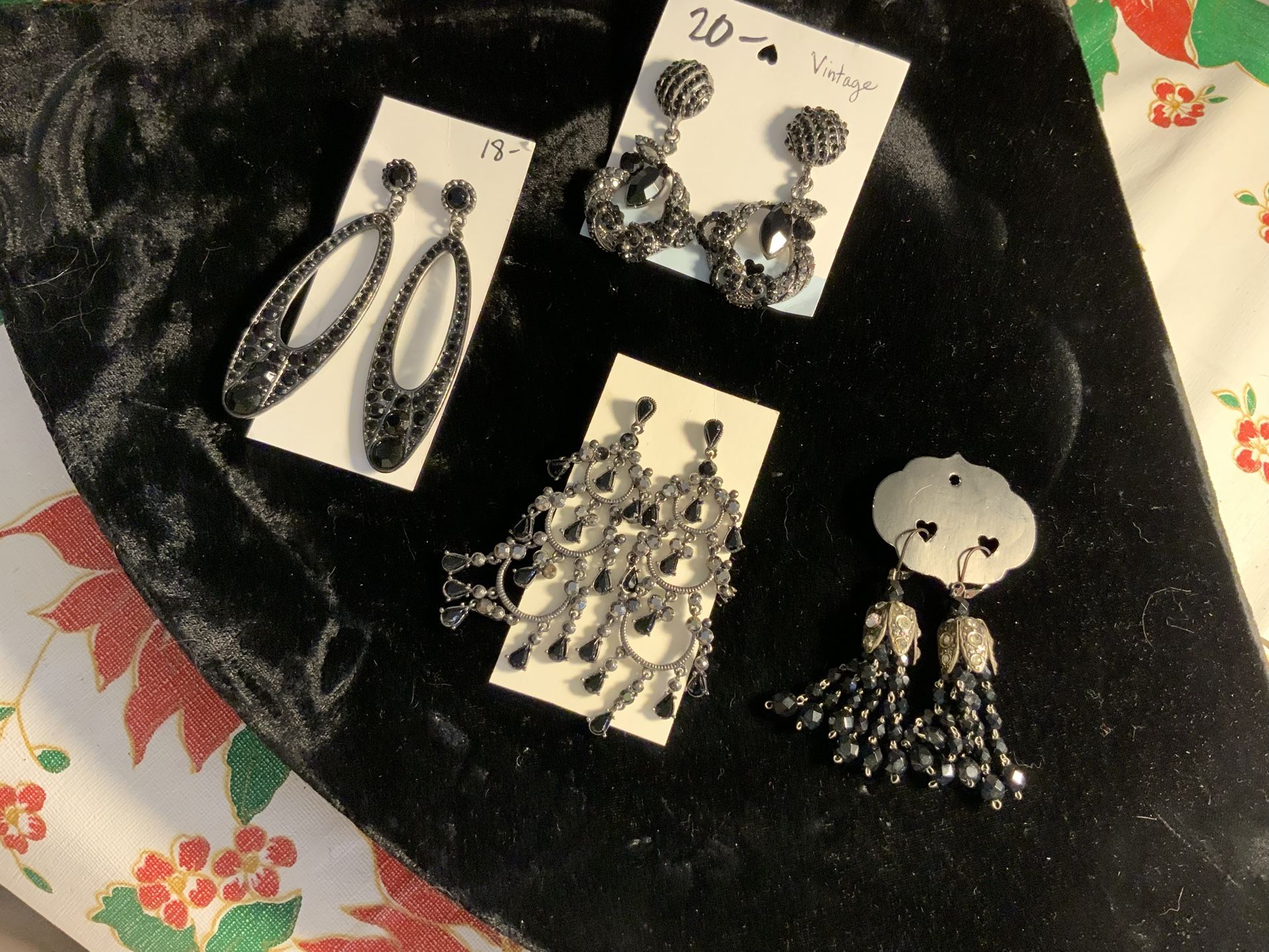 Vintage Black rhinestone Earings