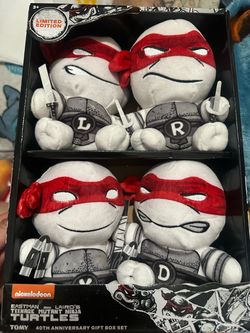 TMNT 40th Anniversary Limited Edition Plush Gift Box Set