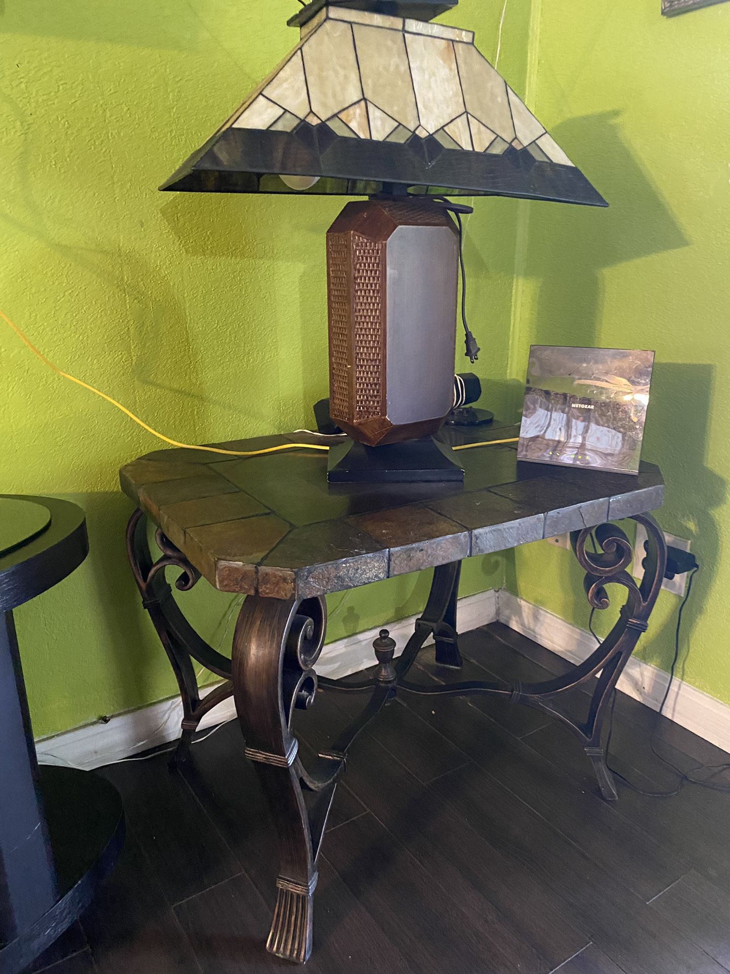 2 Tables With Lamps 