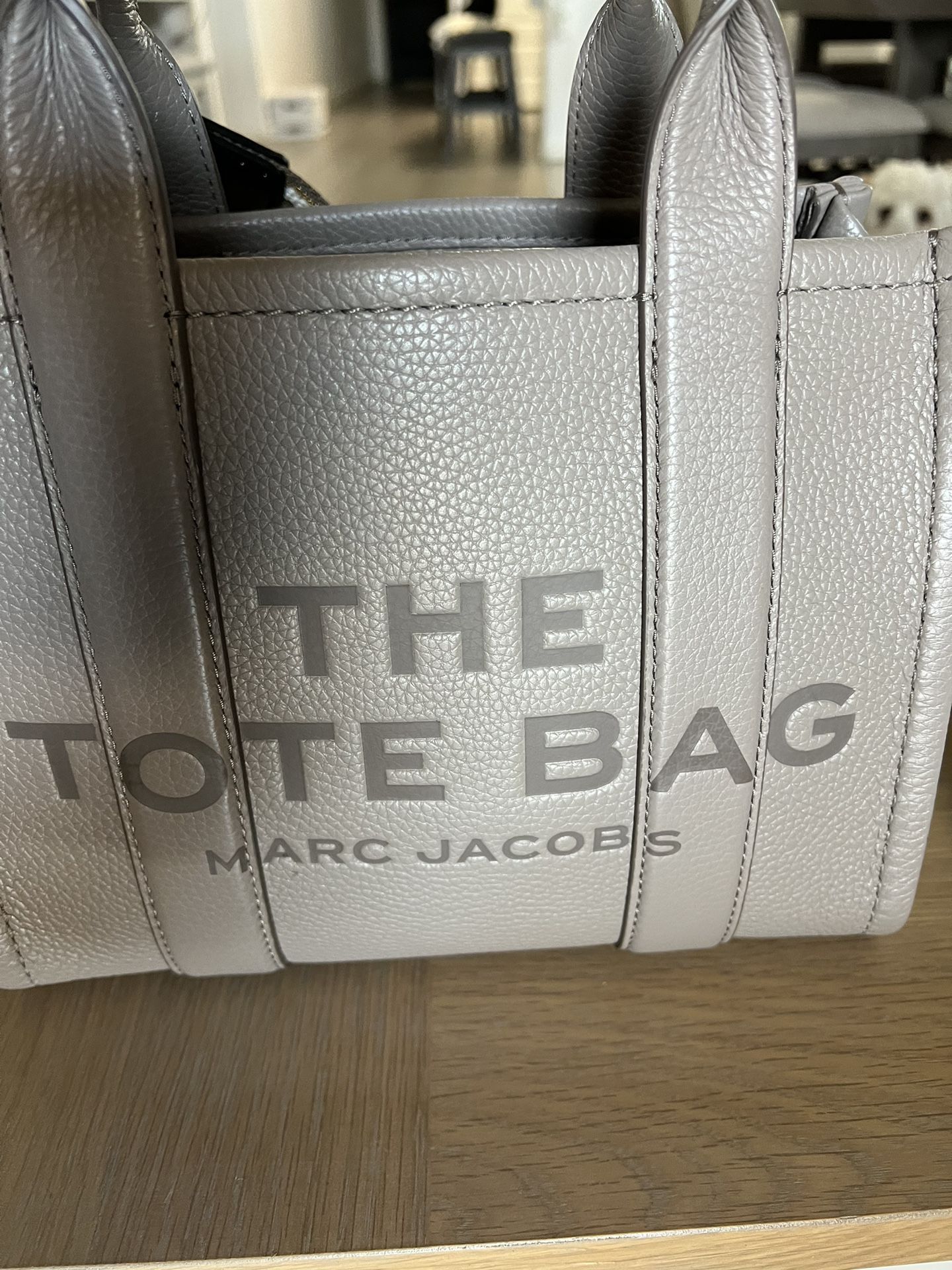 Micro Pink Marc Jacobs Tote Bag for Sale in Phoenix, AZ - OfferUp