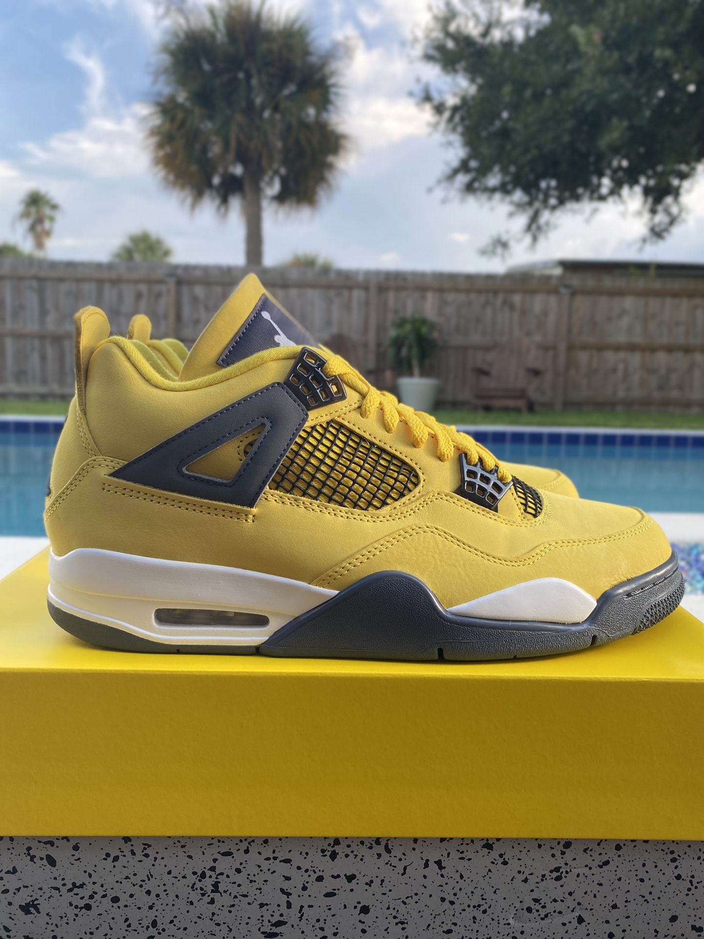 Jordan 4 Retro lightning