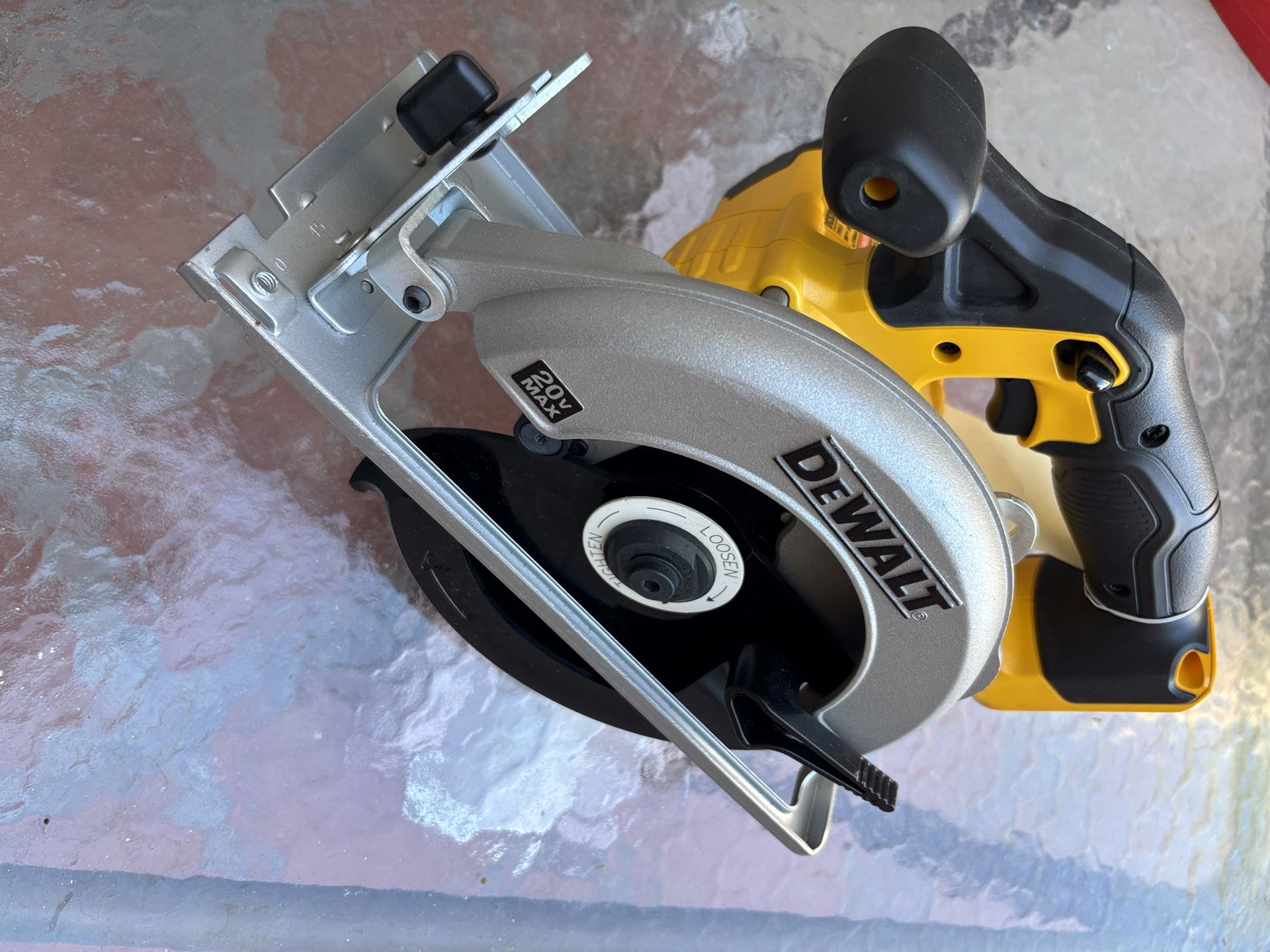 DeWALT