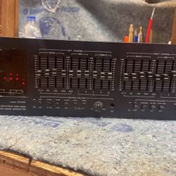 Audio source Model One Eq And Spectrum Analyzer 