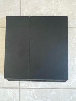 Sony PlayStation 4 Console, good condition, controller and come with all the cords and two game