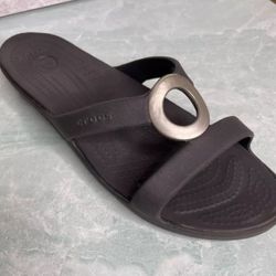 Crocs Women's size 10 Sanrah o-ring slide sandals black retired style