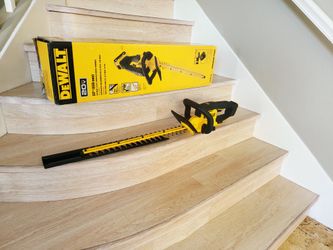 Dewalt 20V MAX 22 in. Cordless Battery Powered Hedge Trimmer(Tool-Only))