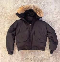 Heritage Canada Goose Chiliwak bomber size medium with original fur