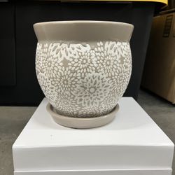 ceramic pot