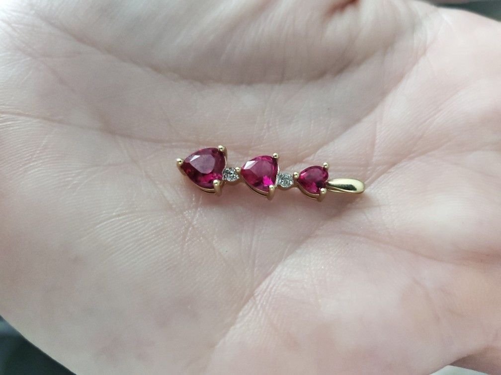 10k Gold Pendant With Gems.