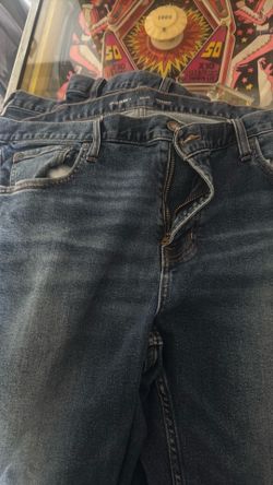4 pairs of mens old navy jeans