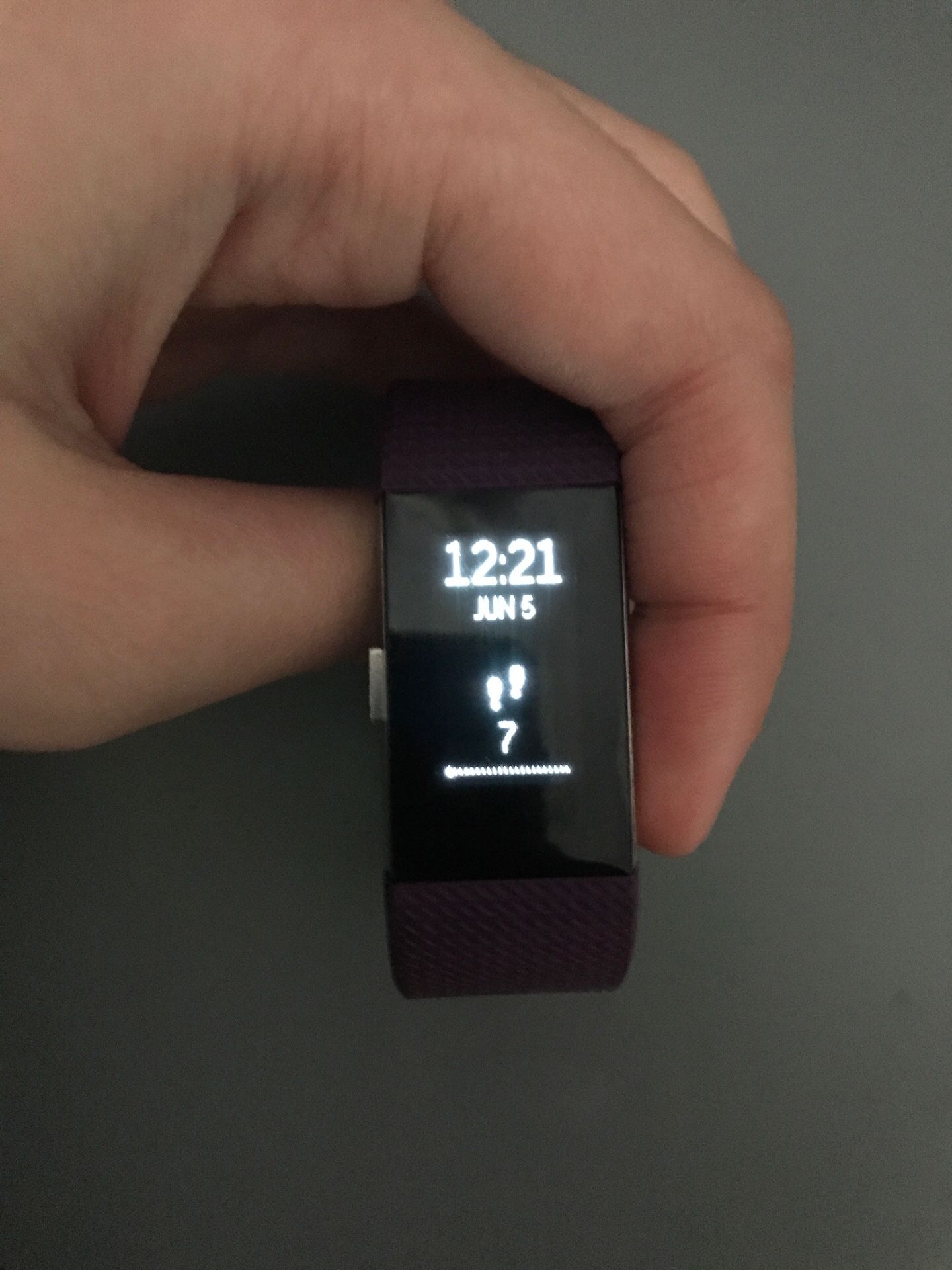 Charge 2 Fitbit,Works Perfectly,Comes With Size:S/P Purple wristband that is changeable and charger.
