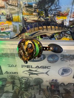 Avet sxj 6/4 camo like new salt water fishing reel.