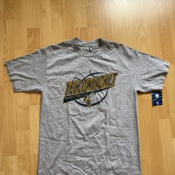 Brand New Georgia Tech Yellow Jackets Basketball Collegiate T-shirt Men’s Size Medium