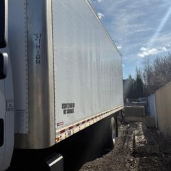 2019 International 26FT Box Truck