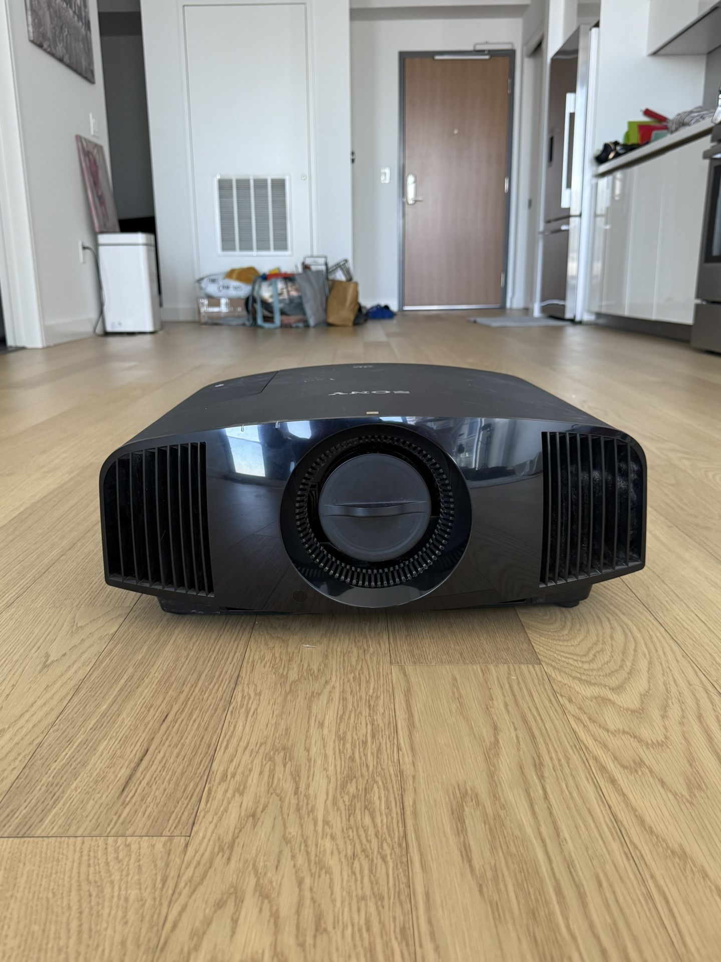 Sony UHD 4K Laser Projector for Home Theater VPL-VW285ES
