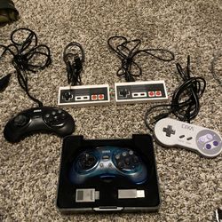 SEGA/NINTENDO CONTROLLERS