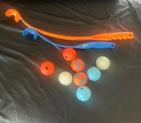Chuckit! Dog Ball Launcher & Fetch Ball Bundle