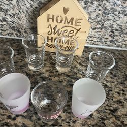 🌟 11-Piece Shot Glass Set + "Home Sweet Home" Decor