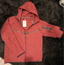 Nike tech fits like L