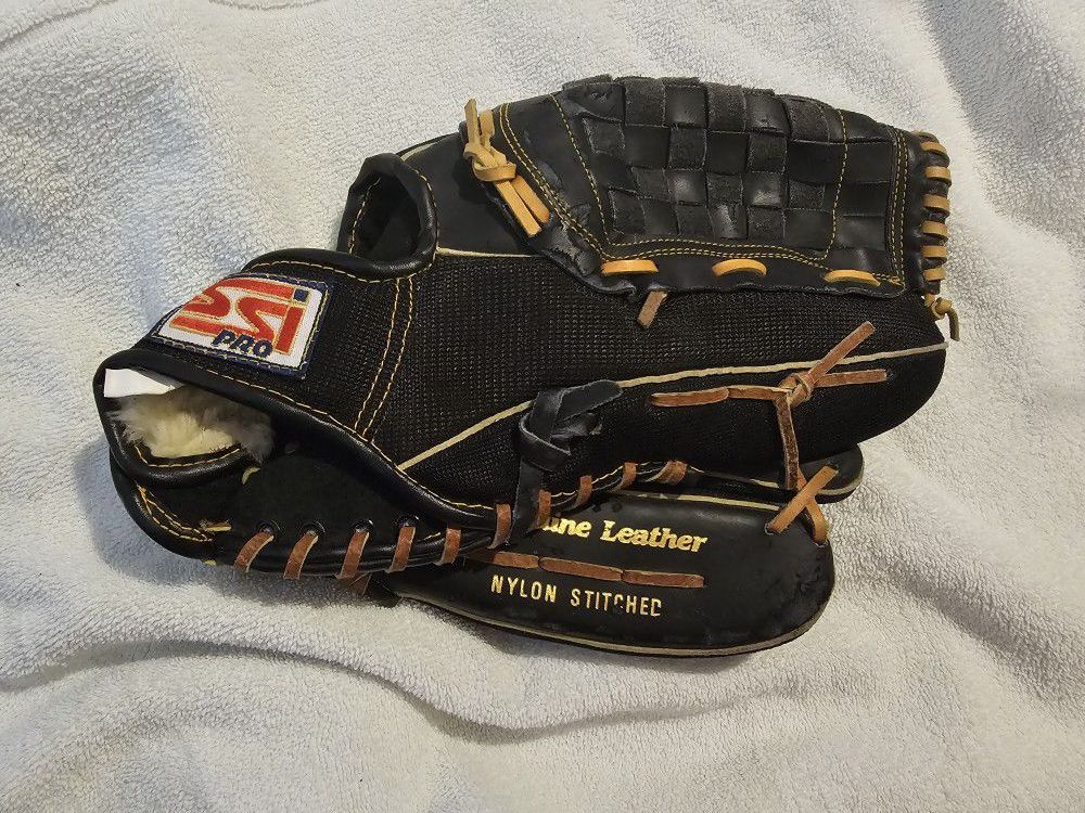 SSI Pro Professional Model SSI-658 Genuine Leather Nylon Stitched Black 14" Glove  -  fits on Left Hand-Used