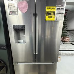 Bosch Refrigerator With Water And Ice In Stainless Steel 