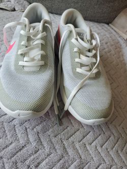 Women Nike Brand Shoes (New)size 8