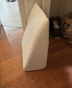 memory foam pillow for watching television