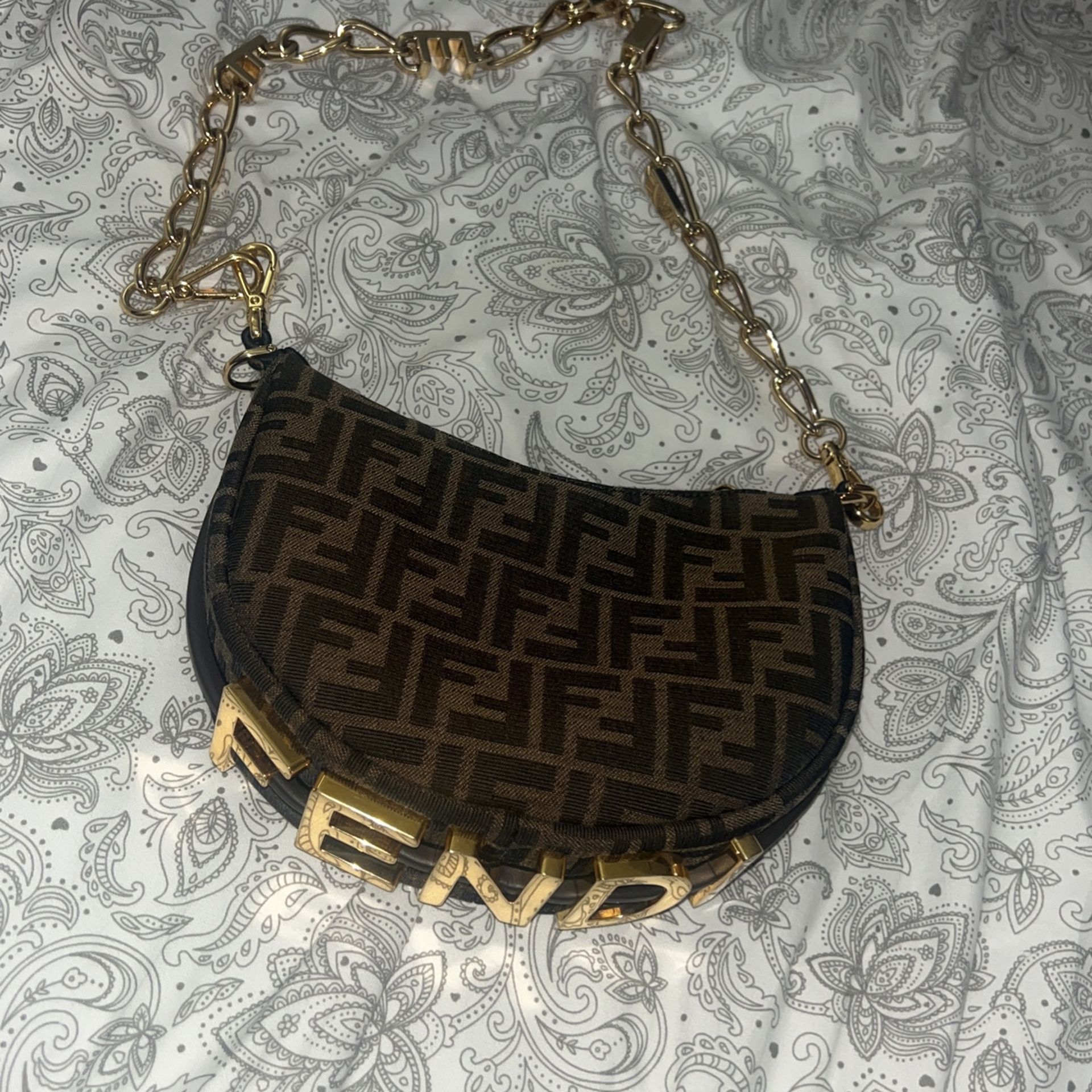 NEW FENDI BAG WITH GOLD CHAIN