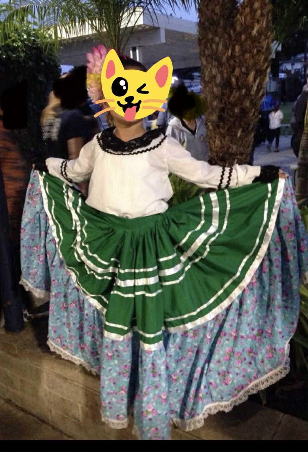 Mexican Folkloric Dress/ Vestido Folclórico Mexicano