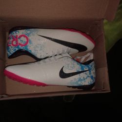 Nike Unisex Soccer Athletic Shoes