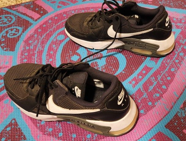 Nike Women's 9.5