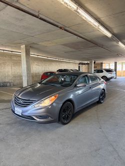 Hyundai sonata 2011
