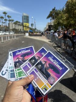 Comic Con Sunday Badges