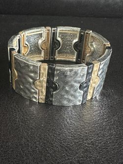 Tricolor Textured Metal Puzzel Linked Stretch Bracelet Pre Owned