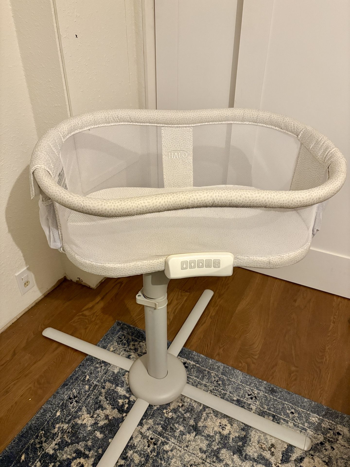 Halo Bassinet + 3 Sheets