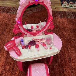 Toy vanity set