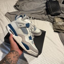 Jordan 4