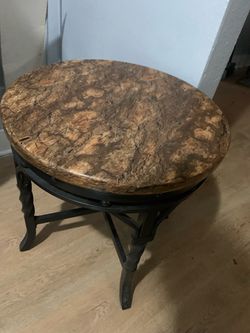 Set of 2 Round Brown Marbled Accent Tables