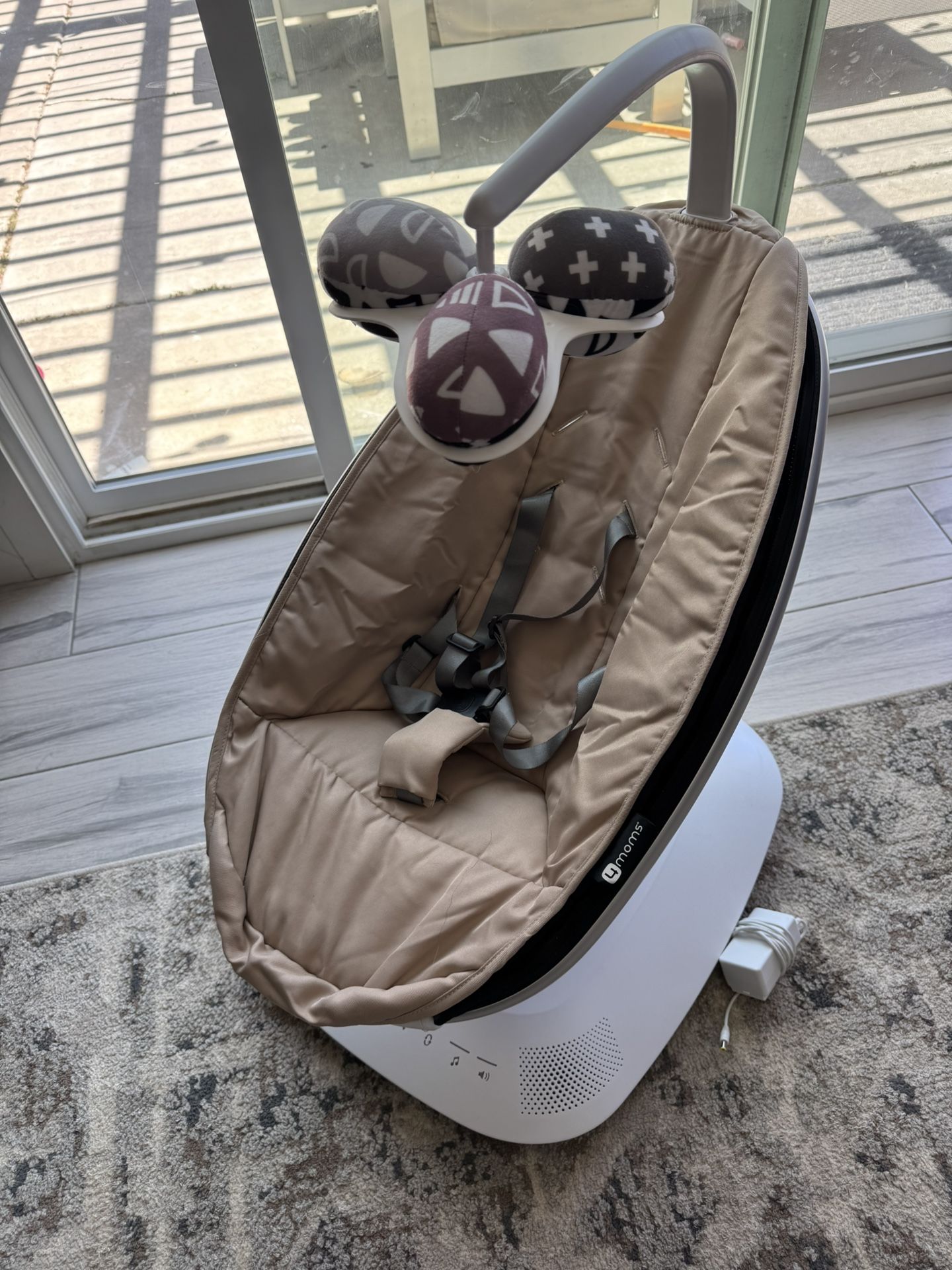 4moms MamaRoo Multi-Motion Baby Swing Like New
