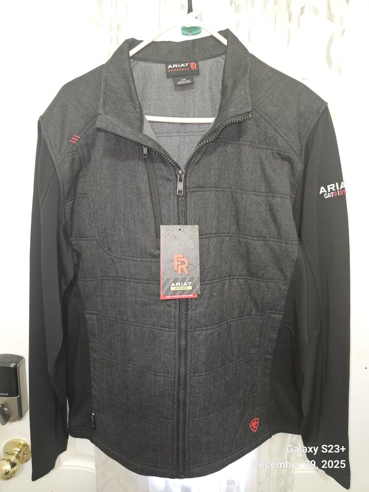BRAND NEW ARIAT FR MEN'S INSULATED CLOUD 9 2.O JACKET SIZE LARGE REGULAR
