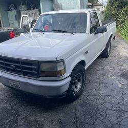 V6 Inline Ford F 150 Short Bed  1996
