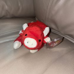 Red and White Plush Toy Ty Beanie Baby Snort The Bull Tag Protector Good Quality